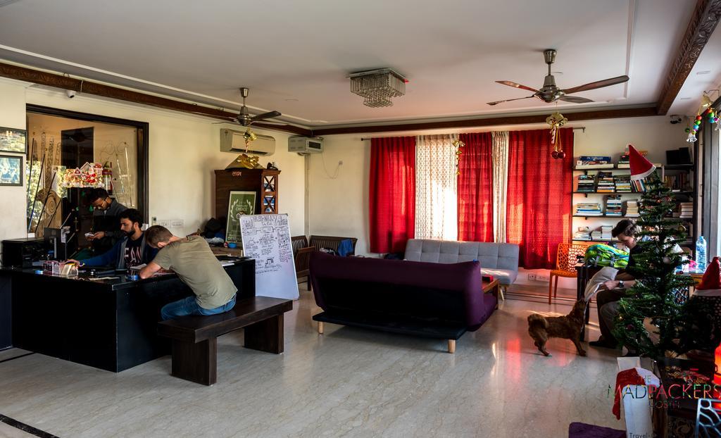 Madpackers Delhi Hostel New Delhi Exterior foto